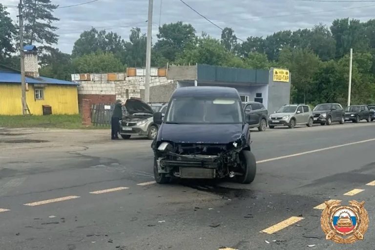 Мотоциклист пострадал в ДТП на М-10 в Тверской области