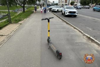 В Твери девушка на электросамокате сбила женщину и сбежала В Твери девушка на электросамокате сбила женщину и сбежала