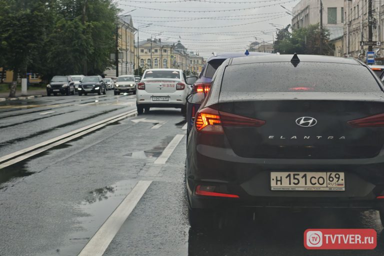 Новую схему движения ввели на перекрёстке в центре Твери