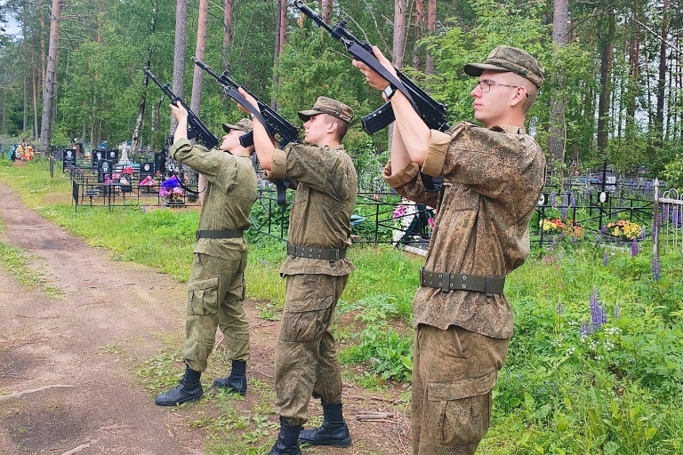 В Тверской области предали земле бойцов, погибших на СВО
