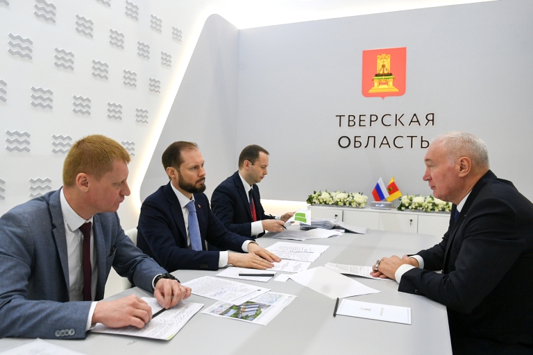 ПМЭФ-2026: Виталий Королев подписал соглашение по развитию в Тверской области производства доступных лекарств