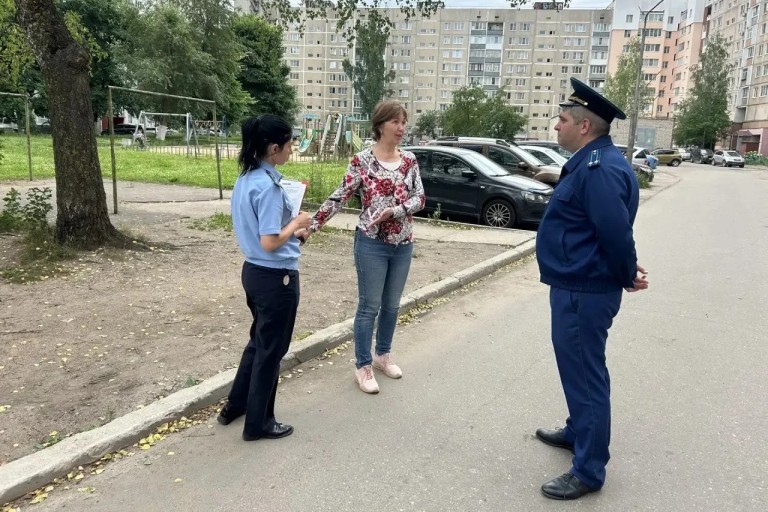 В Тверской области для ремонта придомовой территории потребовалось вмешательство прокурора