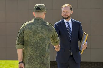 В ЗАТО Озёрный Виталий Королев поздравил Режицкую ракетную дивизию с 66-летием В ЗАТО Озёрный Виталий Королев поздравил Режицкую ракетную дивизию с 66-летием