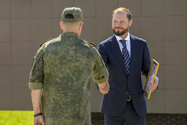 В ЗАТО Озёрный Виталий Королев поздравил Режицкую ракетную дивизию с 66-летием