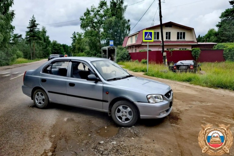 Неосторожный поворот стал причиной ДТП в Твери