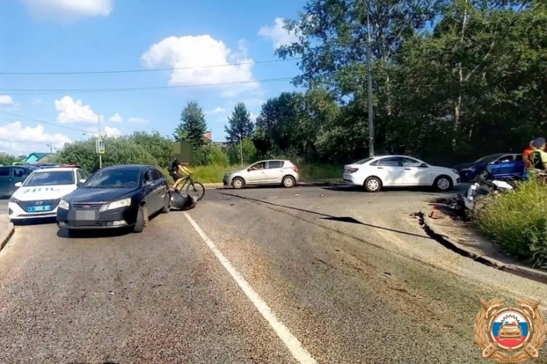 Водитель скутера попал в БСМП после столкновения с автомобилем в Твери