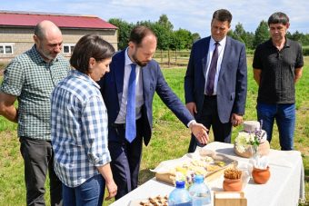 Королев посетил ферму семьи Фого, которая производит итальянские сыры в Тверской области