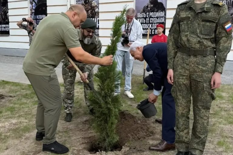 Владимир Васильев передал телевизоры тверской станции переливания крови