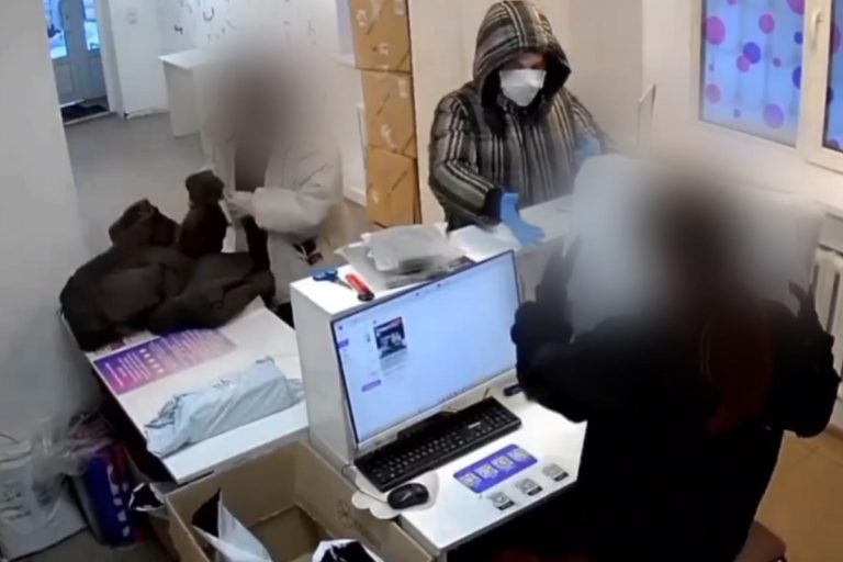 "Тамбовский волк" и москвичи ограбили Wildberries в Тверской области