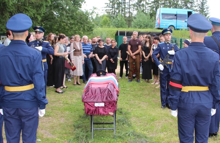 В Тверской области простились с молодыми бойцами, погибшими на СВО