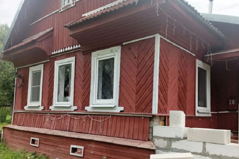 Житель Тверской области угрожал жене, разбил окна тёще, а сядет за наркотики
