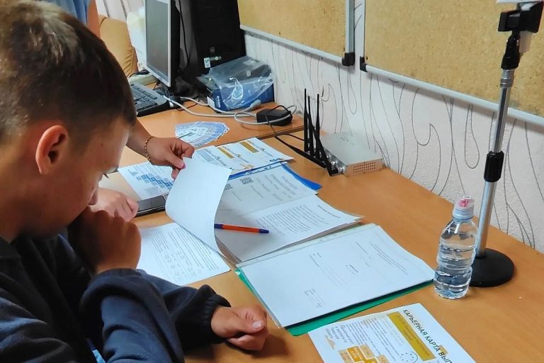 В Тверской области за 1 день выездные приемные комиссии приняли около 600 заявлений от абитуриентов