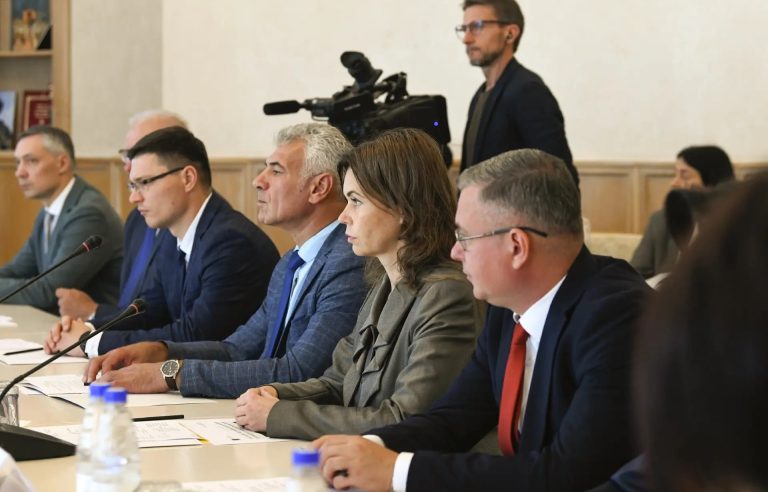 Виталий Королев определил приоритеты в здравоохранении на заседании Совета главных врачей