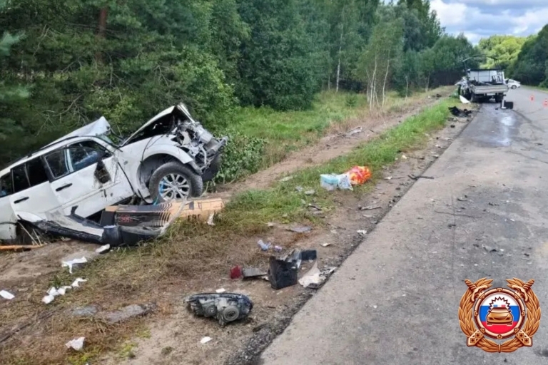 Выезд на встречную полосу привел к ДТП с 4 пострадавшими в Тверской области