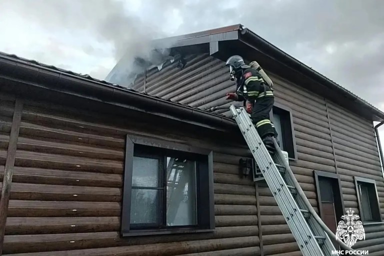 В Тверской области из-за бойлера загорелся жилой дом