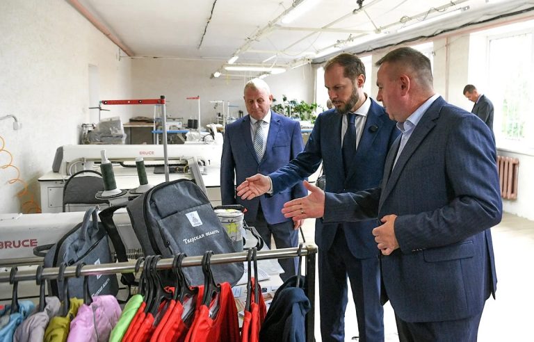 Виталий Королев посетил Краснохолмский округ