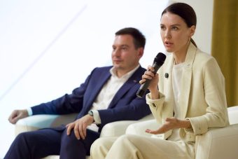 Депутат Госдумы Алёна Аршинова поздравила коллектив ТВЗ со 128-летием