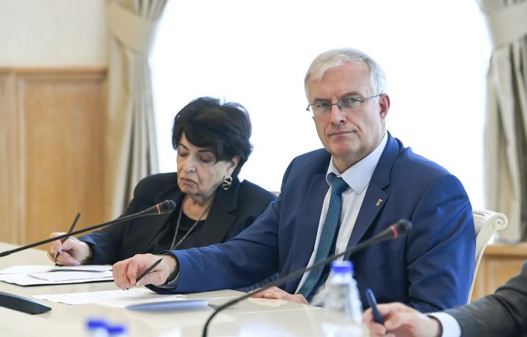 Виталий Королев определил приоритеты в здравоохранении на заседании Совета главных врачей