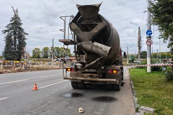 Страшная смерть: в Твери женщина погибла под колесами бетономешалки