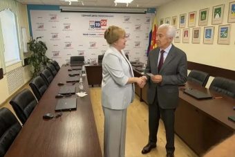 Владимиру Васильеву вручено удостоверение кандидата в депутаты Госдумы Владимиру Васильеву вручено удостоверение кандидата в депутаты Госдумы
