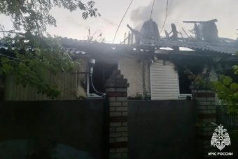 В Тверской области полыхал жилой дом