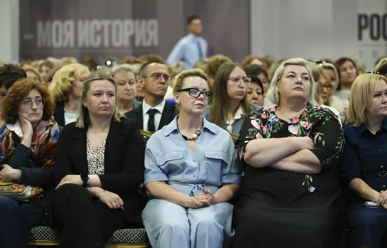 Виталий Королев сообщил об увеличении выплаты учителям к 1 сентября