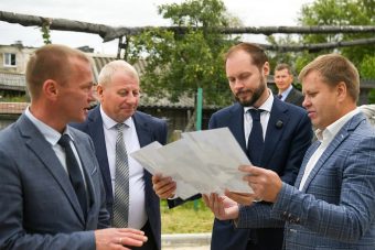 Виталий Королев посетил Краснохолмский округ