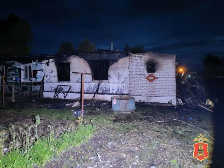 Житель Тверской области приревновал супругу и сжег семейный дом
