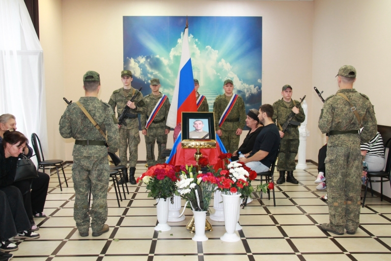 В Тверской области простились с молодыми бойцами, погибшими на СВО