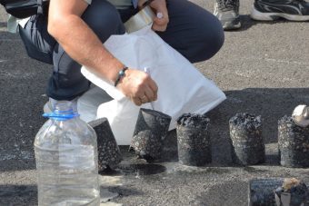 На Привокзальной площади в Твери проверяют качество нового асфальта
