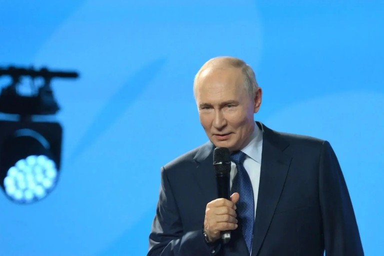 Владимир Путин поздравил юных победительниц конкурса «Большая перемена» из Тверской области