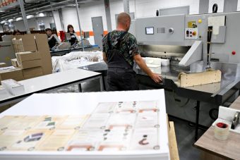 Новый завод по производству настольных игр открылся в Твери Новый завод по производству настольных игр открылся в Твери