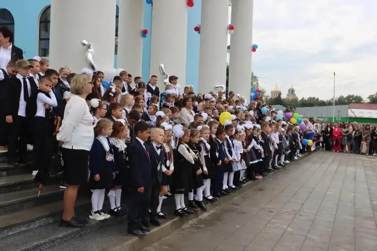 В Нелидове в День знаний прошла необычная линейка для школьников