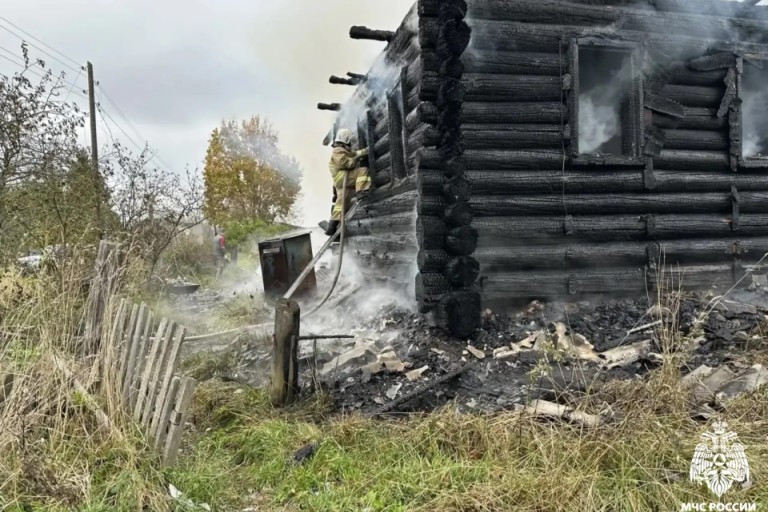 На пожарище в Тверской области обнаружили тело мужчины