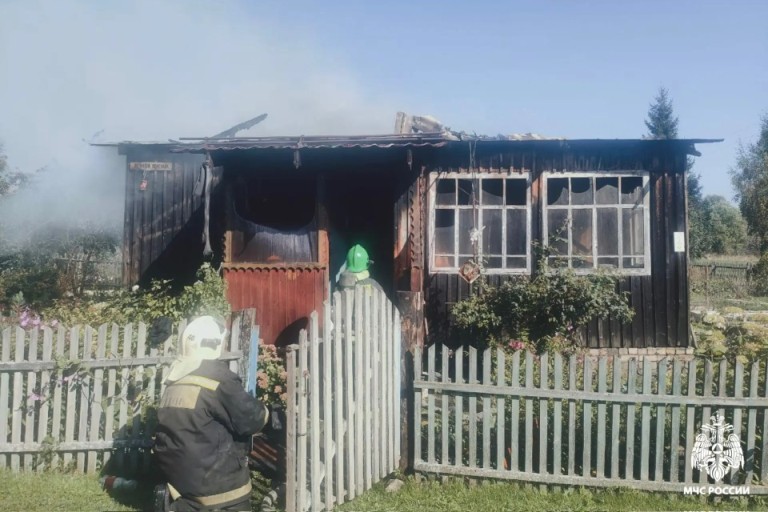 Трагедия в Тверской области: женщина погибла при пожаре в жилом доме