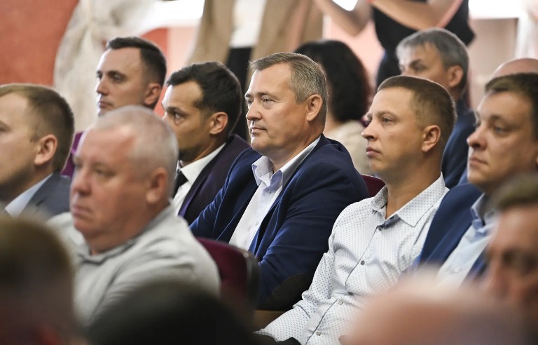 Виталий Королев вручил награды лучшим сотрудникам газовой промышленности Тверской области