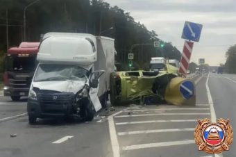 В Тверской области на трассе М-10 два человека пострадали в ДТП с тремя авто В Тверской области на трассе М-10 два человека пострадали в ДТП с тремя авто