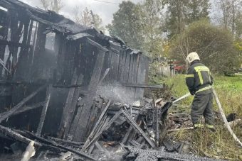 В Тверской области из-за неосторожного обращения с огнём чуть не случилась беда В Тверской области из-за неосторожного обращения с огнём чуть не случилась беда