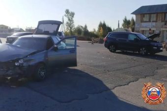 Два человека пострадали в столкновении автомобилей на М-9 в Тверской области