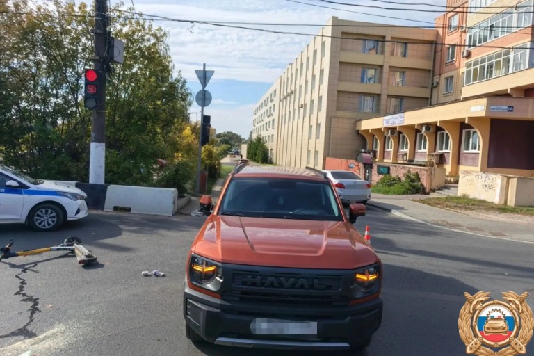 В Твери девушка на самокате закончила свою поездку в БСМП