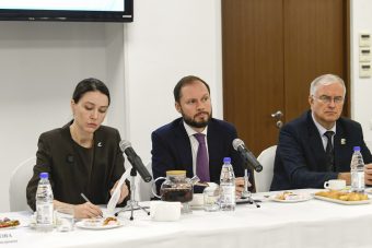 Виталий Королев и Алёна Аршинова обсудили с медиками перспективы проекта «Здоровье Верхневолжья» Виталий Королев и Алёна Аршинова обсудили с медиками перспективы проекта «Здоровье Верхневолжья»