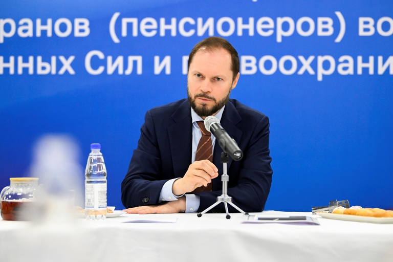 Виталий Королев объявил о новых решениях по поддержке старшего поколения