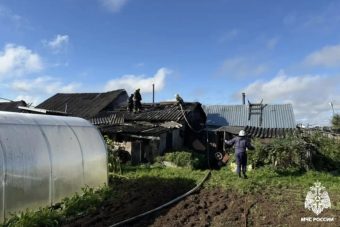 В Тверской области оперативность пожарных спасла постройки