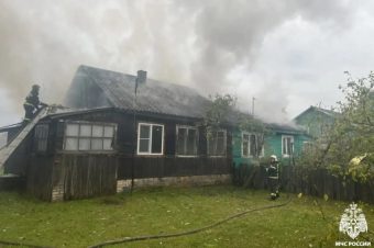 В Тверской области из-за стиральной машины полыхал жилой дом В Тверской области из-за стиральной машины полыхал жилой дом