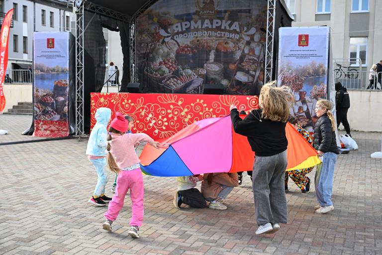Масштабная ярмарка прошла в центре Твери