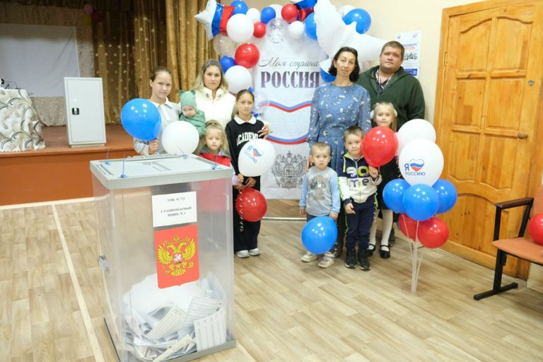 Многодетные семьи спешат на выборы в Тверской области