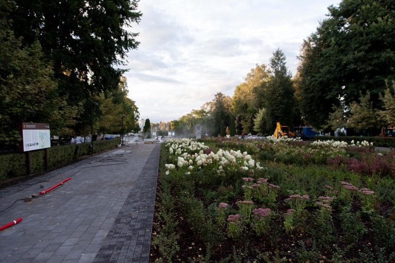 В Твери заканчивают реновацию городского сада: что там изменилось