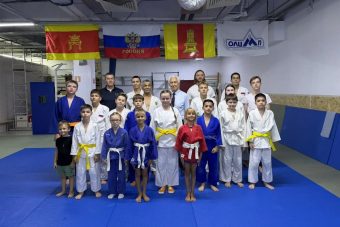 Владимир Васильев поможет развивать детскую школу единоборств в Твери