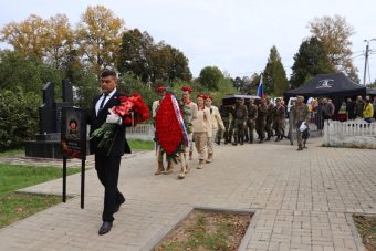 В Тверской области проводили в последний путь погибших участников СВО В Тверской области проводили в последний путь погибших участников СВО