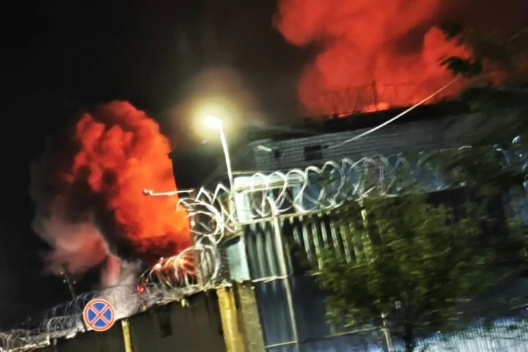 В Тверской области горит женская колония